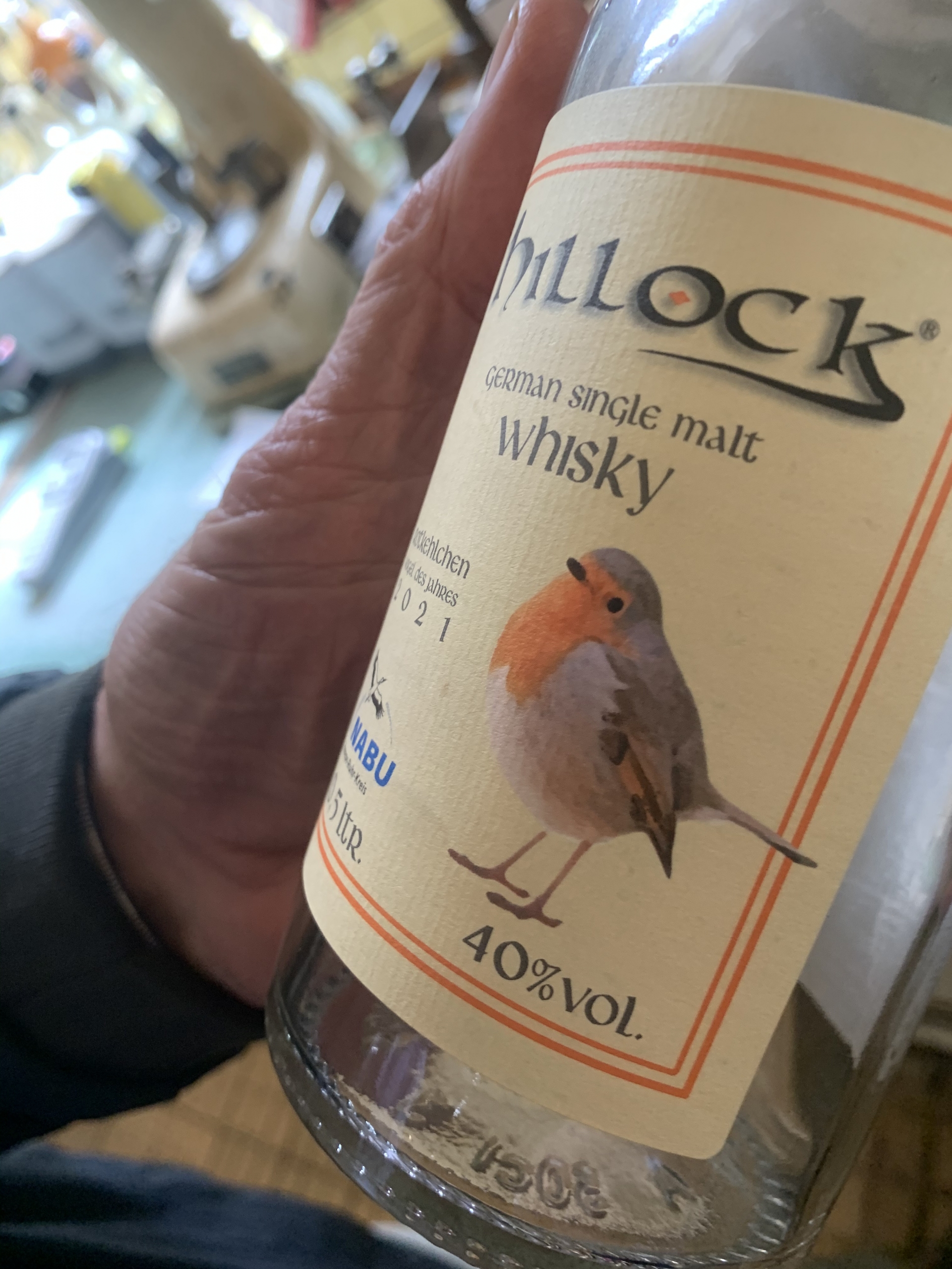 Brandneu: Rotkehlchen Whisky aus der Destillerie Habbel